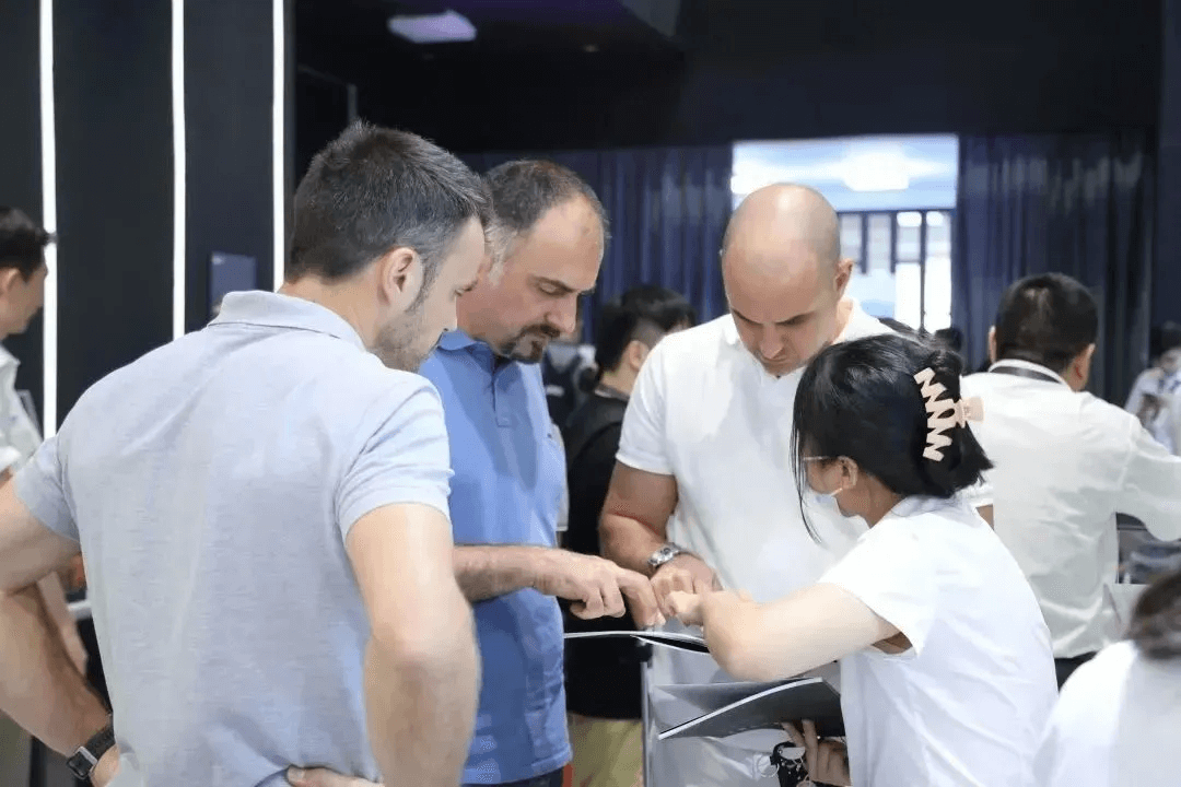 Revisión de la Exposición de Asia ligera | Explorando el misterio de la luz para crear el valor de l